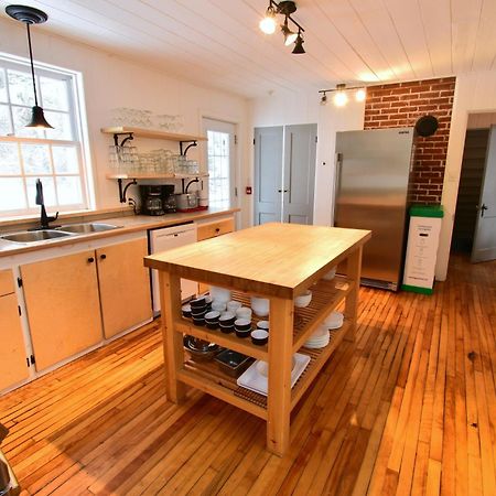 Le Partage Lodge: Destination Plein Air Et Sociale Val-Morin Esterno foto